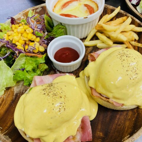 エッグベネディクト